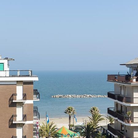 Hotel Gabbiano Porto San Giorgio Bagian luar foto