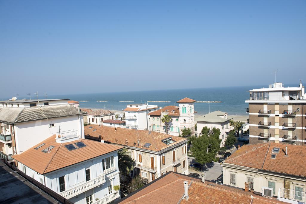 Hotel Gabbiano Porto San Giorgio Bagian luar foto