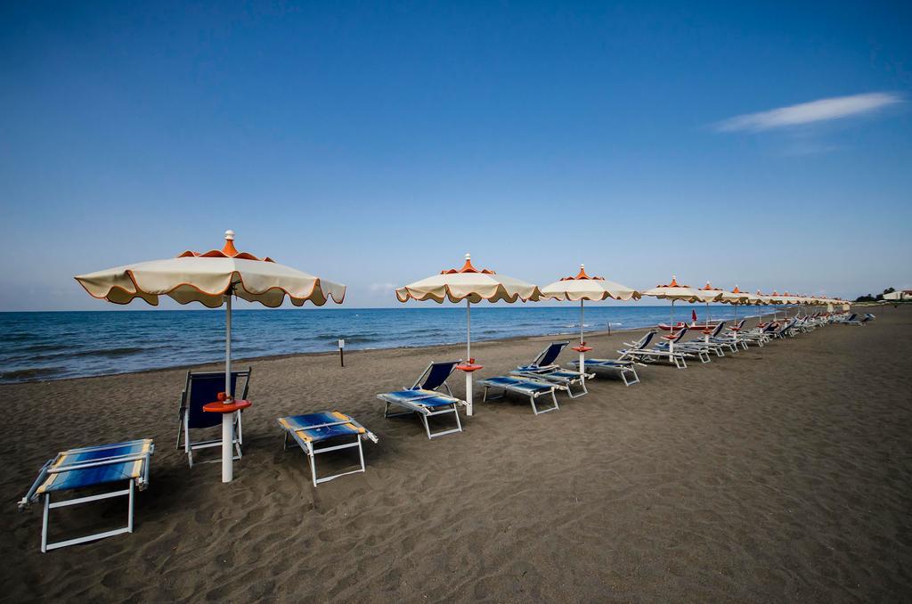 Hotel Gabbiano Porto San Giorgio Bagian luar foto