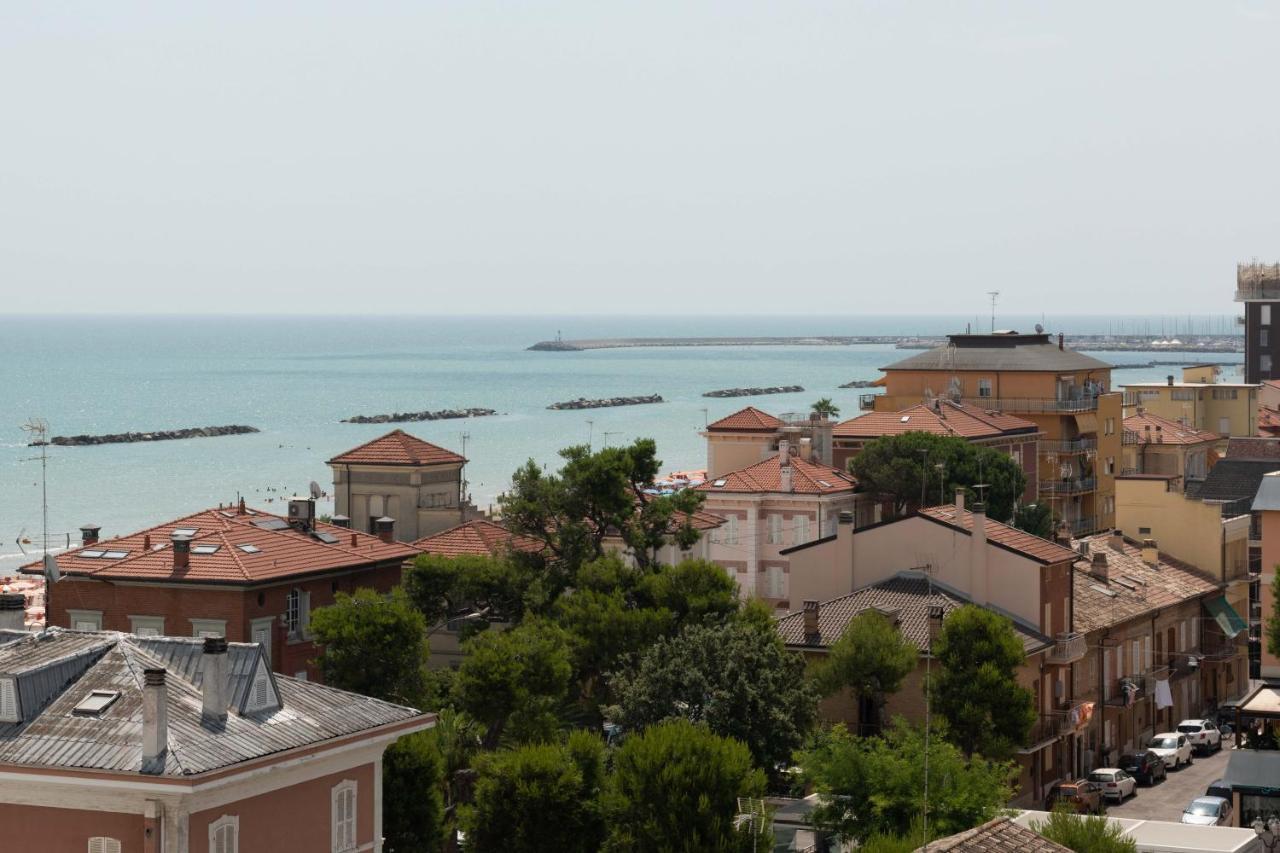 Hotel Gabbiano Porto San Giorgio Bagian luar foto
